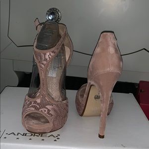 Brand new high heels never worn!!